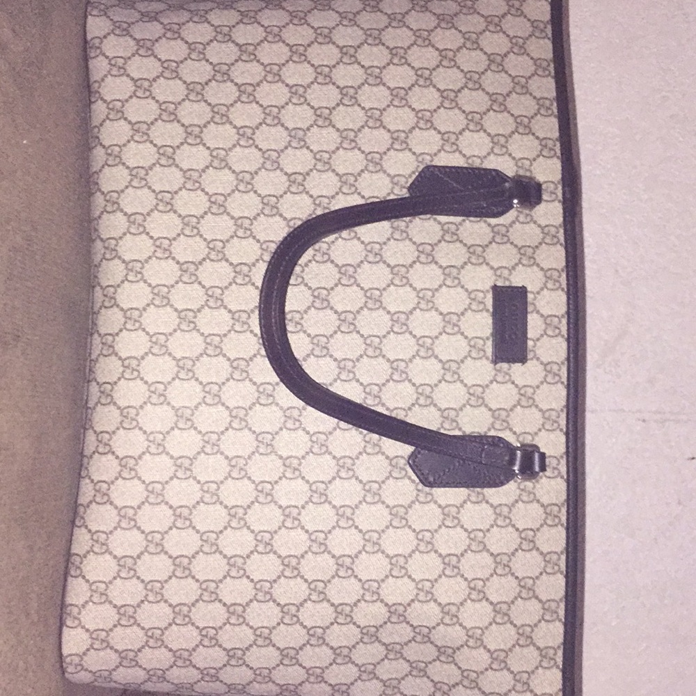 Gucci travel big bag (authentic)
